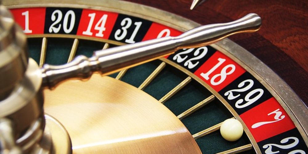 Detailed Guide to Play Smart in Online Roulette Game